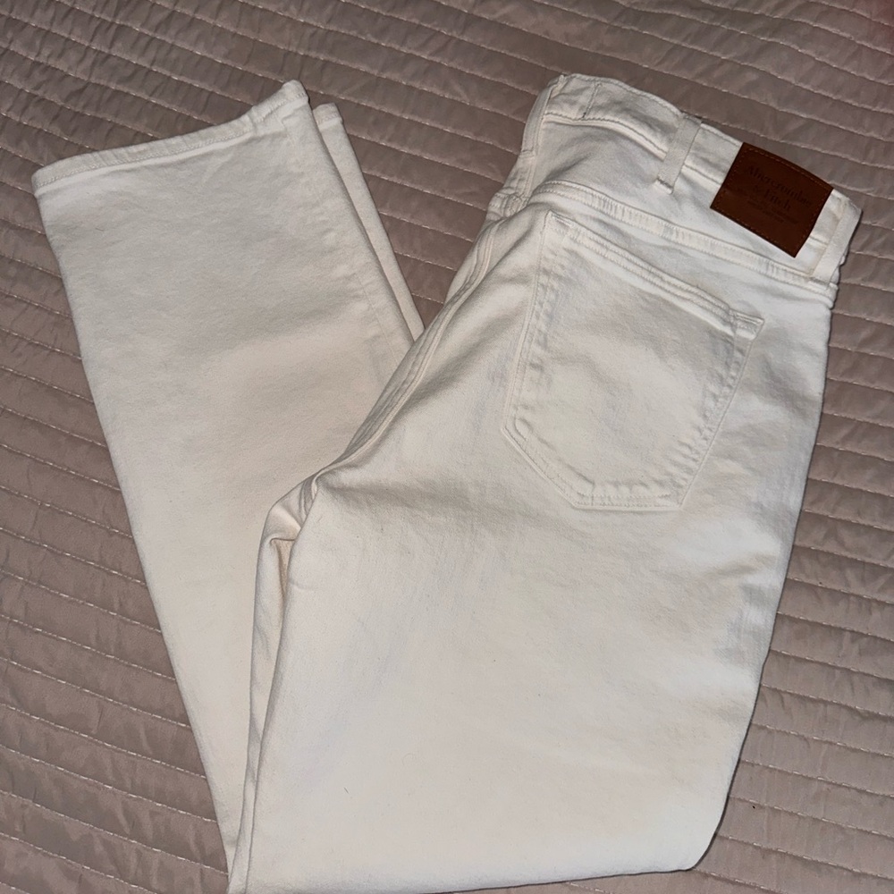 Abercrombie & Fitch White Slim Jeans with Leather Patch